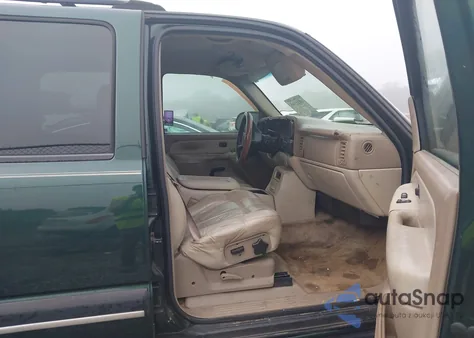 2001 Chevrolet Suburban 1500 Ls из США, поврежденный, VIN 3GNEC16T11G185040